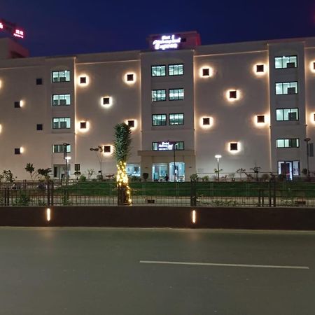 Hotel Ashray Inn Express Ahmedabad Exterior photo